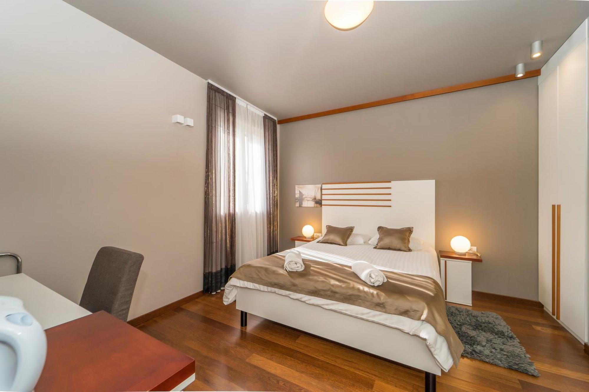 Luxury Rooms And Apartment Silente Bacvice Split Exterior foto